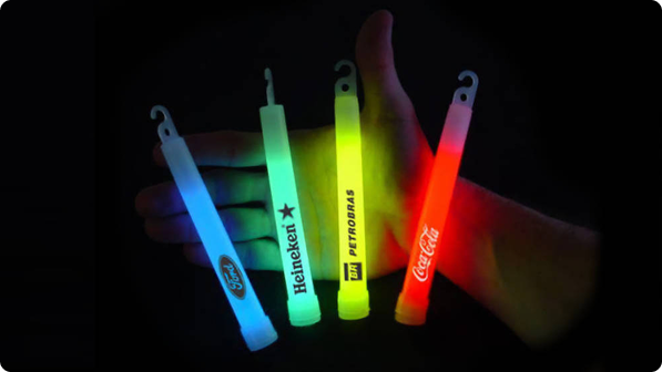 Bast&otilde;es Lightstick coloridos da PasseVIP