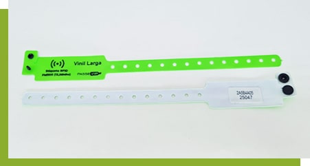 Modelo de pulseira vinil larga PasseVIP