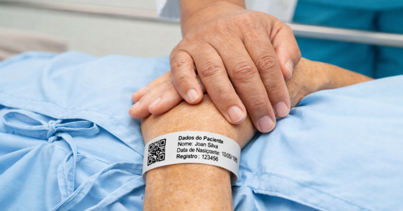 pulseira de identificação hospitalar com dados do paciente